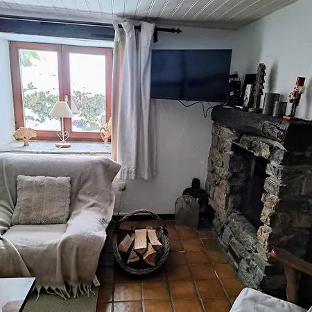 Les Colombages De Bergeval Familial Dans Les Ardennes * Труа-Пон